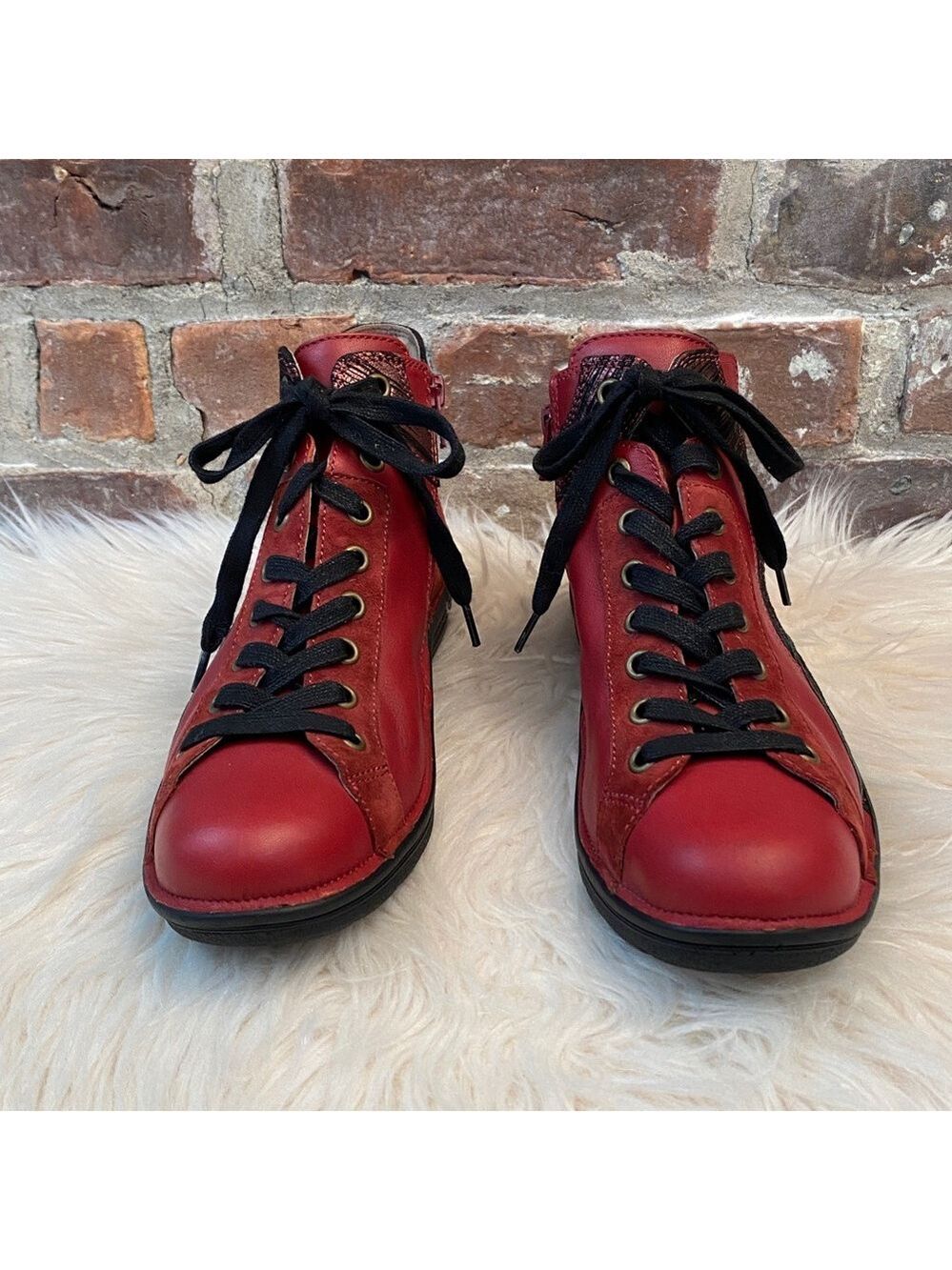 Bionica Red Leather Lace Up Booties, Size 8.5M - Picture 4 of 17